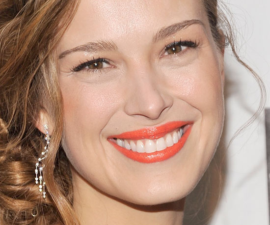 Orange lips/soft cheek